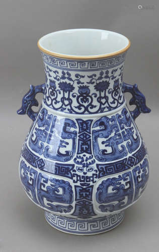 A 19th century Chinese vase