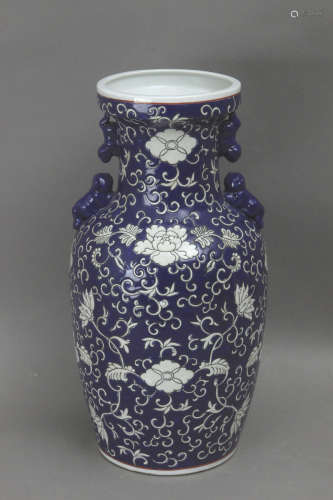 A 20th century Chinese vase