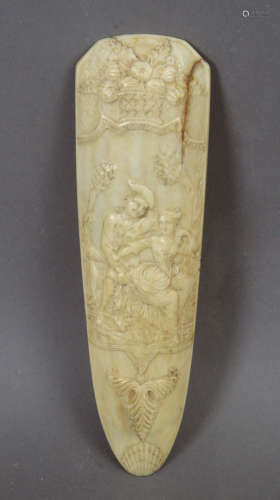 Carved ivory rapé a tabac, Dieppe 18th century