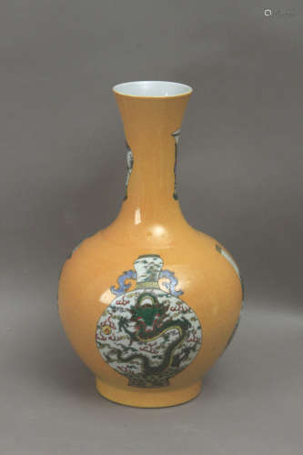A 20th century tianqiuping vase