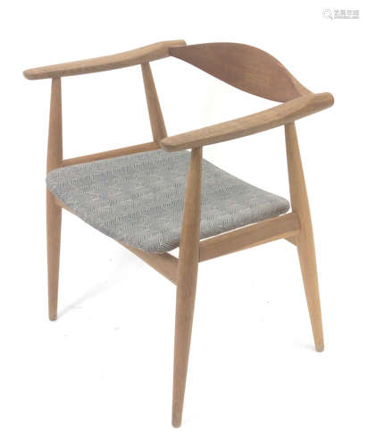 Hans J. Wegner for Naharro. CH 35 model chair