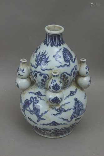 An early 20th century Qing vase