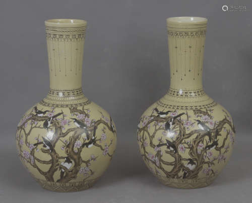 A pair of 20th century Chinese vases