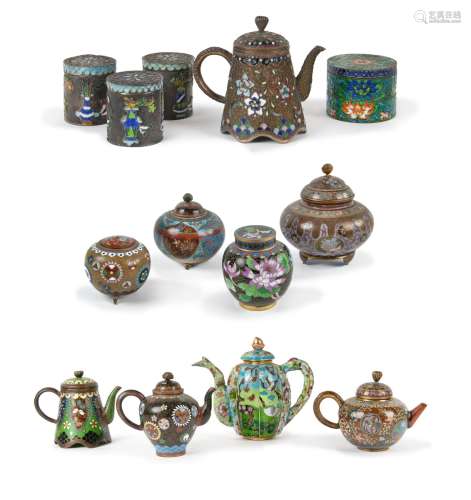GROUP OF THIRTEEN CLOISONNE PIECES