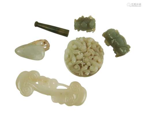 COLLECTION OS ASSORTED JADE/STONE CARVINGS