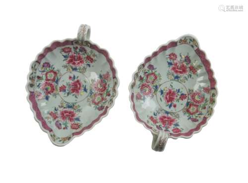 PAIR OF FAMILLE ROSE LEAF SHAPED DISHES