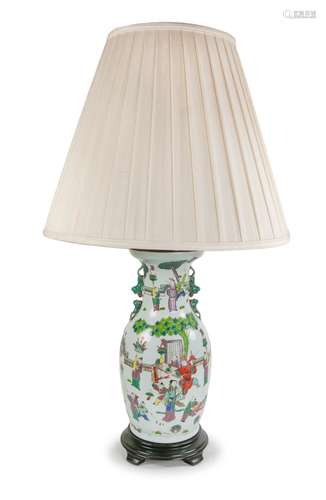 A CHINESE PORCELAIN VASE LAMP