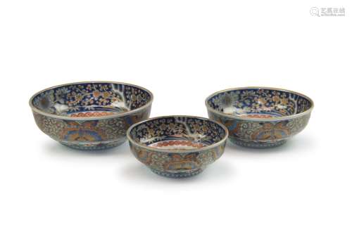 THREE GILD IMARI JAPANESE NESTING BOWLS