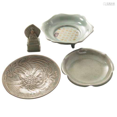 GROUP OF FOUR CELADON DISHES AND BUDDHA
