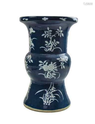 BLUE AND WHITE PORCELAIN HU VASE