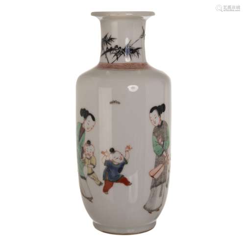 CHINESE FAMILLE ROSE FIGURAL VASE