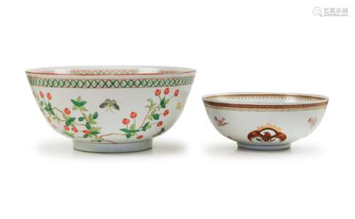 PAIR OF FAMILLE ROSE BOWLS