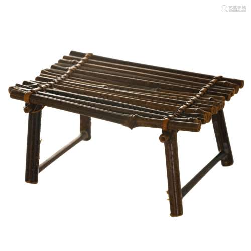 SMALL WOOD STICK TABLE