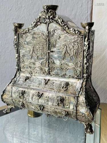 1880-1900年间满浮雕800银珠宝盒子