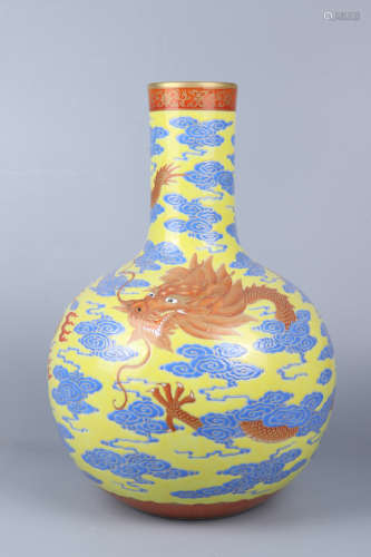 Chinese Qing Dynasty Yongzheng Yellow Ground Blue And White ...