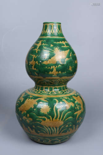 Chinese Ming Dynasty Porcelain Gourd Bottle