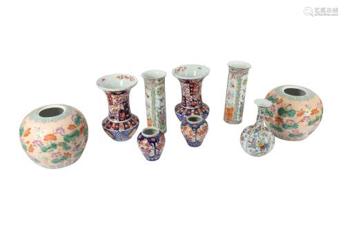 A MATCHED PAIR OF CHINESE CANTON PORCELAIN SLEEVE VASES, LAT...