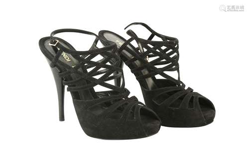 FENDI BLACK CAGED SANDAL - SIZE 37