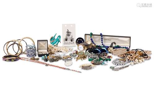 A COLLECTION OF COSTUME JEWELLERY