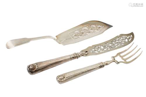 A WILLIAM IV STERLING SILVER FISH SLICE, LONDON 1831 BY WILL...
