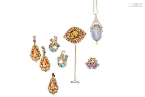 A COLLECTION OF ANTIQUE AND VINTAGE JEWELLERY