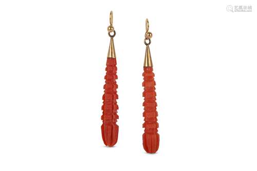 λ A PAIR OF CORAL PENDENT EARRINGS