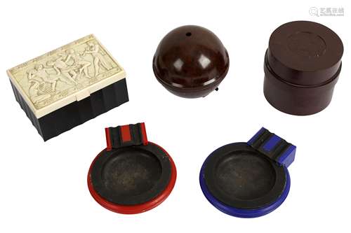 A BRITISH WARE SPHERICAL BAKERLITE STRING BOX, 20TH CENTURY