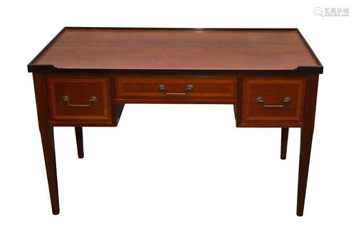 A MAHOGANY WRITING TABLE, LATE 20TH CENTURY