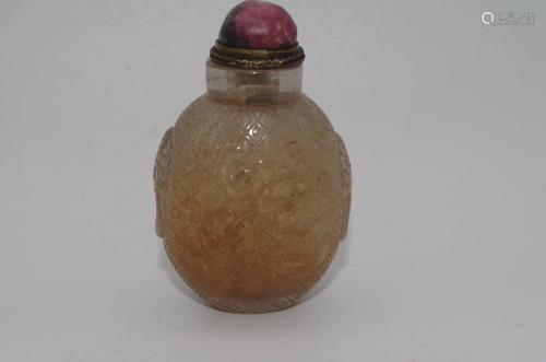 A YELLOW ROCK CRYSTAL SNUFF BOTTLE