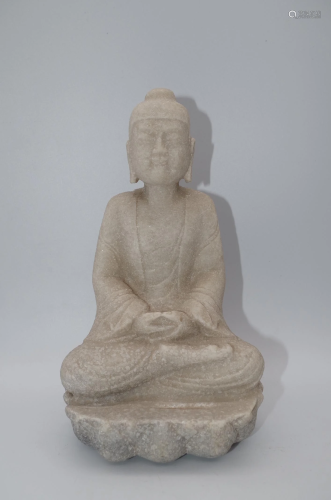 A MEDITATING BUDDHA STATUE