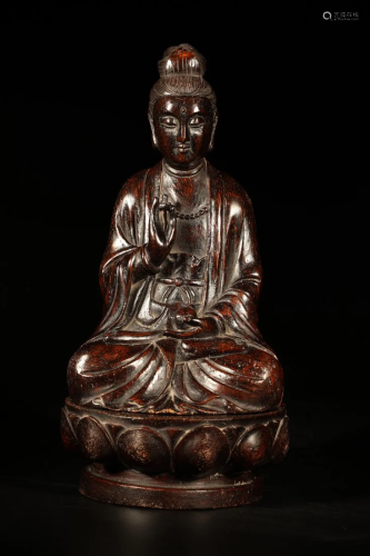 A SITTING GUANYIN STATUE