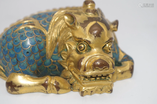 AN OLD BRONZE CLOISONNE MYTHICAL BEAST FIGURINE