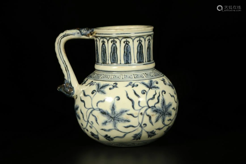 A BLUE-AND-WHITE GLAZED PORCELAIN PITCHER