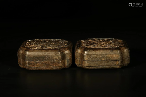 A PAIR OF AGARWOOD INCENSE BOXES