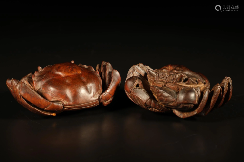 A PAIR OF NICELY CARVED CRABS