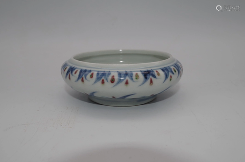 AN UNDERGLAZE BLUE-AND-WHITE AND RED PORCELAIN WASHER