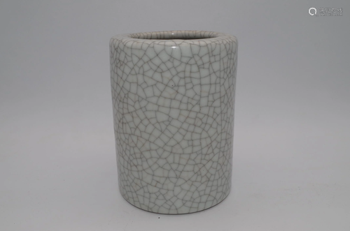 A GUAN WARE GLAZE PORCELAIN BRUSH HOLDER