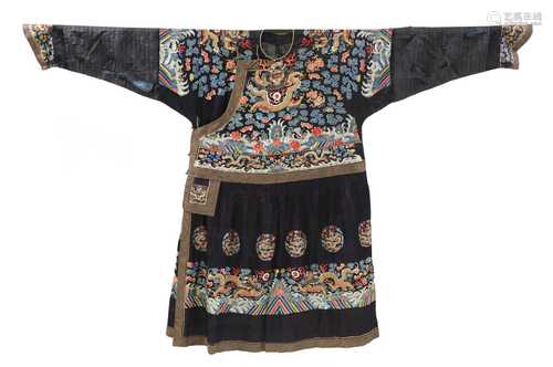 A Chinese embroidered chaofu,