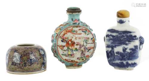 Two Chinese snuff bottles,