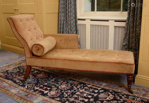 A mahogany chaise longue,