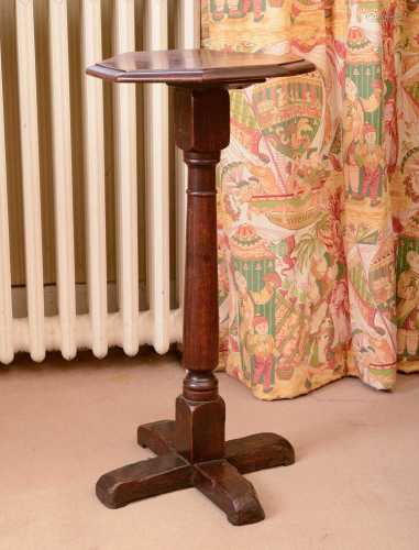 An oak occasional table,