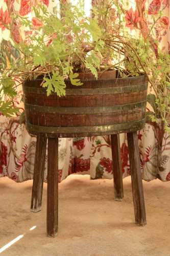 A coopered oak oval tub or planter,