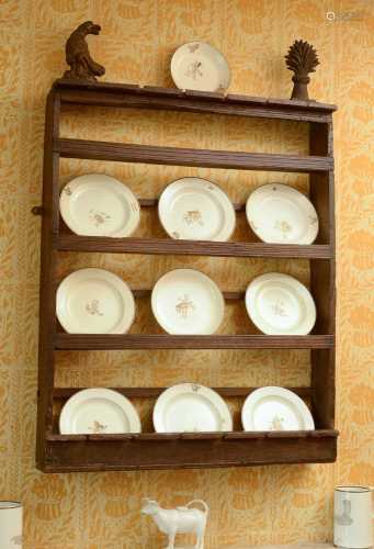 An oak hanging plate or delft rack,