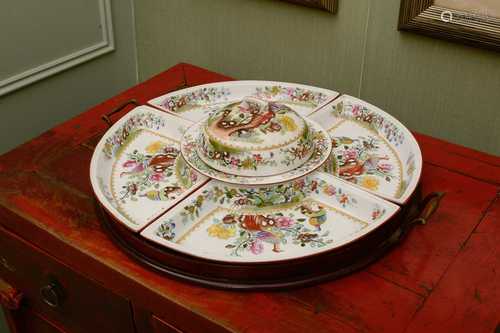 A 'Spode Copelands China' pottery supper set,