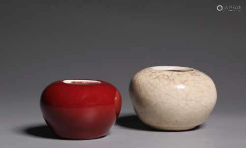 清早期 哥釉水盂、红釉水盂（2件）