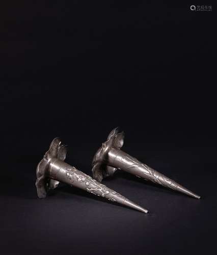 A Pair of Export Silver Flower Holders, Qing Dynasty