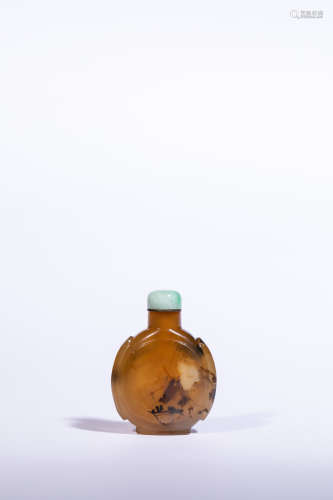 A Carved Agate Snuff Bottle, Qing Dynasty