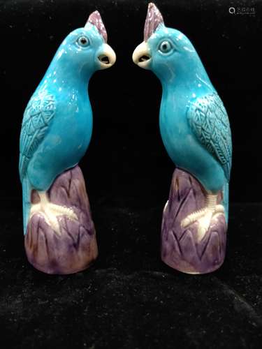 A  Pair of Turqoise Glazed Parrots Figures, Late Qing Dynast...