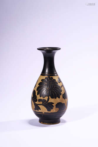A Cizhou Yuhuchun Vase