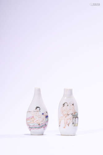 A Pair of Famille Rose Snuff Bottle, Qing Dynasty